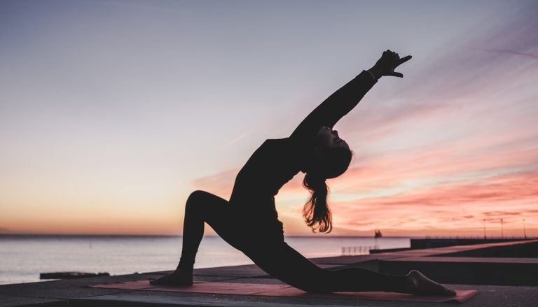 Why Adaptogenic Mushrooms and 10-Minute Mobility Breaks Are Redefining Workplace Wellness in 2026